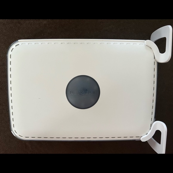 NetGear WPN824 v3 RangeMax Wireless Router - Picture 2 of 5